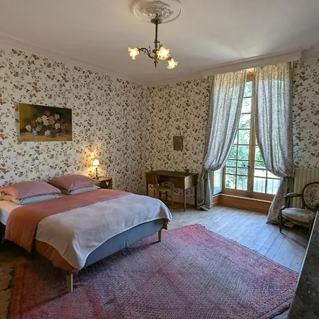 D'hotes Au Chateau Le Perray Bed & Breakfast